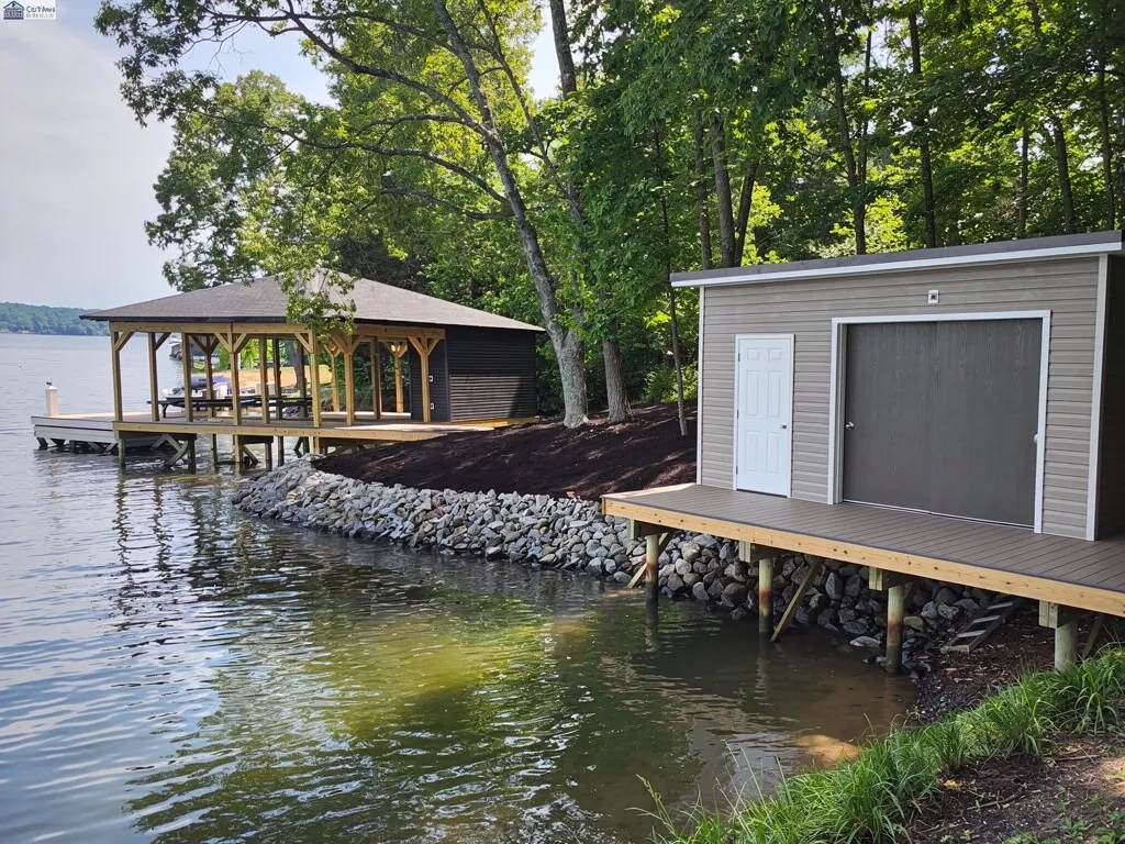 How Does the Custom Dock Design and Construction Process Work at Lake Anna