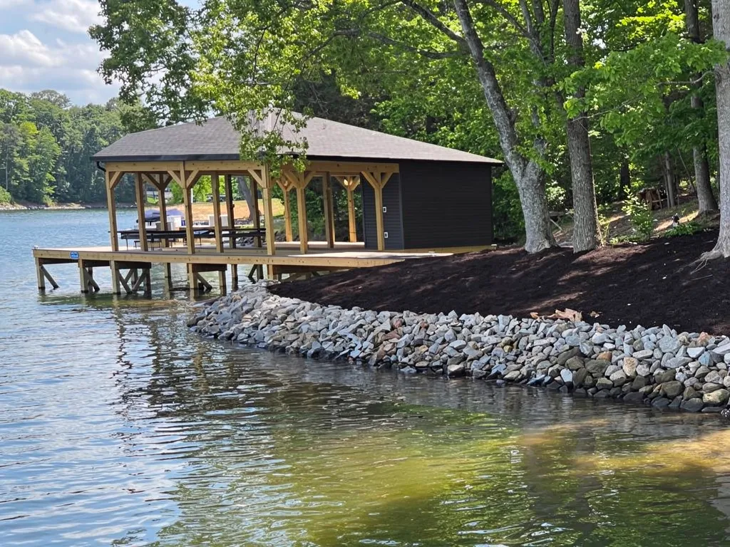 What Materials Are Best for Durable Boathouses on Lake Anna