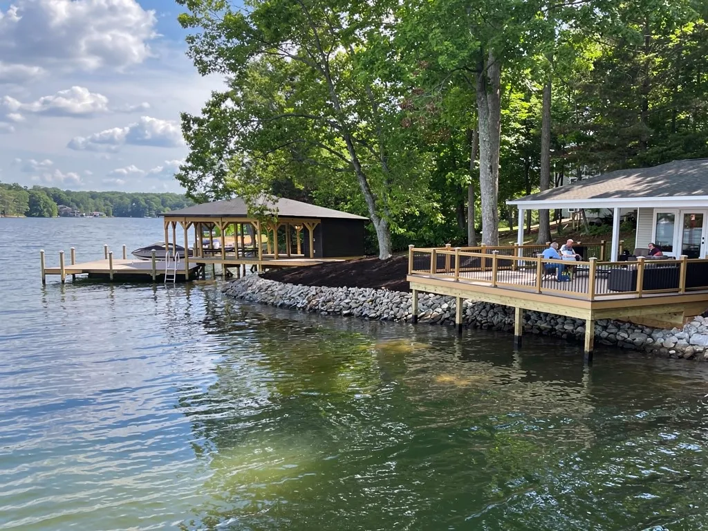 Wooded Lake Anna shoreline lot suited for a combined deck and dock project